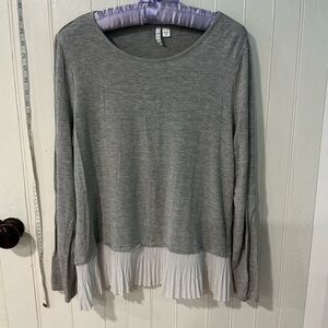Elle Gray Long Sleeve Pleated Sweatshirt